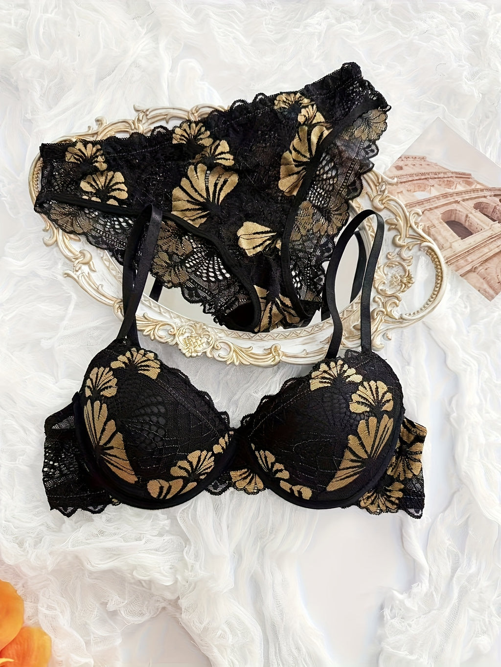 Halloween New Women's Sexy Lace Golden Wire Push-Up Bra Set