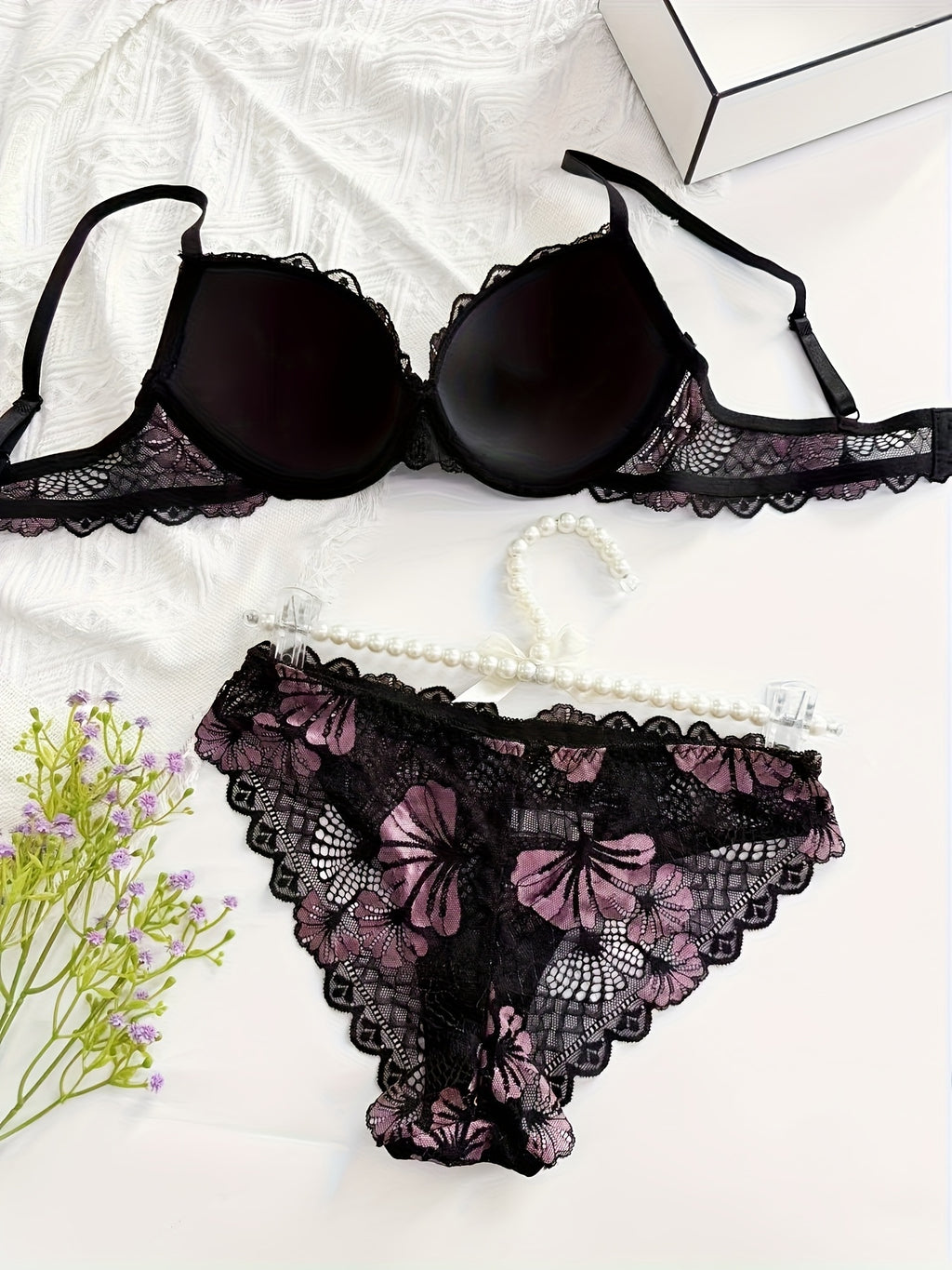 Halloween New Women's Sexy Lace Golden Wire Push-Up Bra Set