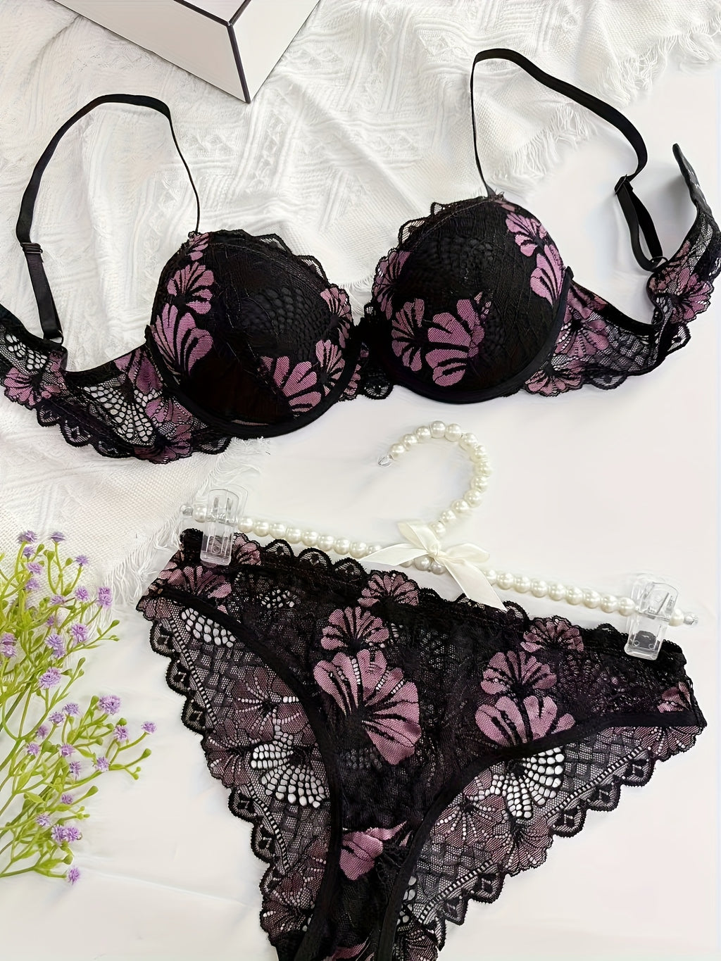 Halloween New Women's Sexy Lace Golden Wire Push-Up Bra Set