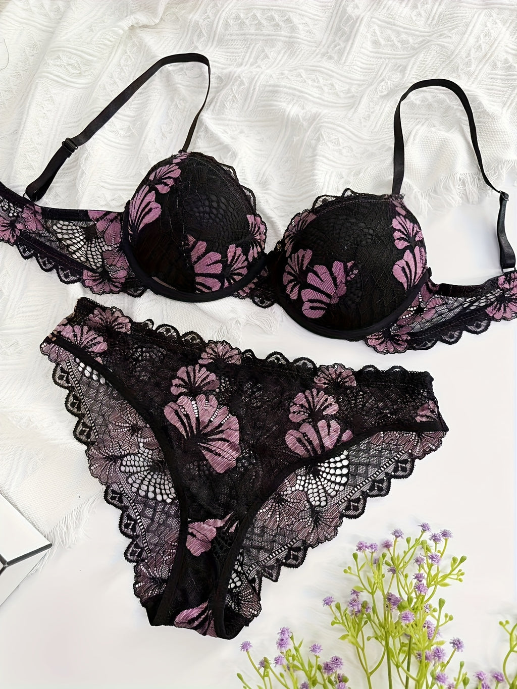 Halloween New Women's Sexy Lace Golden Wire Push-Up Bra Set