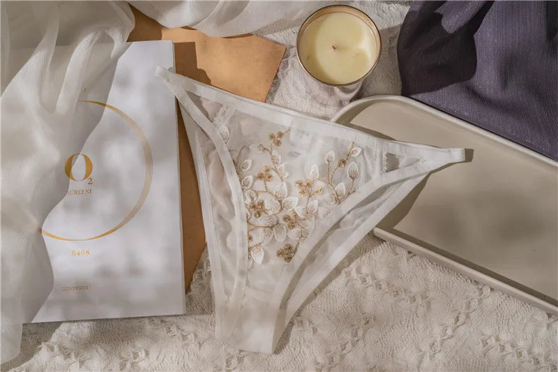Nouvelle broderie dentelle fleurs sous-vêtements français Sexy corps façonnage Push Up soutien-gorge ensemble romantique blanc Lingerie soutiens-gorge et culottes ensemble