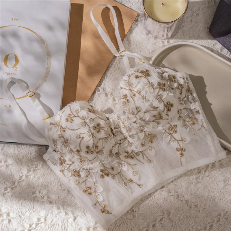 Nouvelle broderie dentelle fleurs sous-vêtements français Sexy corps façonnage Push Up soutien-gorge ensemble romantique blanc Lingerie soutiens-gorge et culottes ensemble