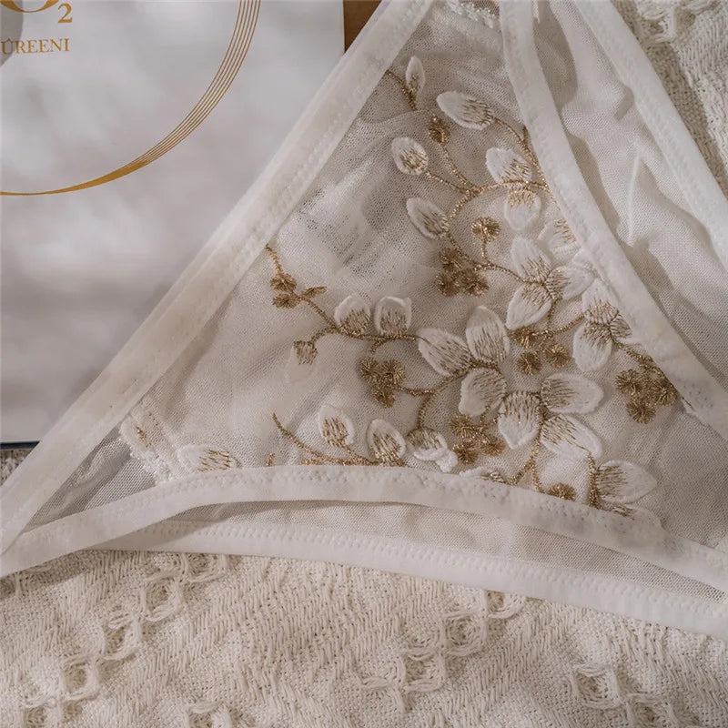 Nouvelle broderie dentelle fleurs sous-vêtements français Sexy corps façonnage Push Up soutien-gorge ensemble romantique blanc Lingerie soutiens-gorge et culottes ensemble