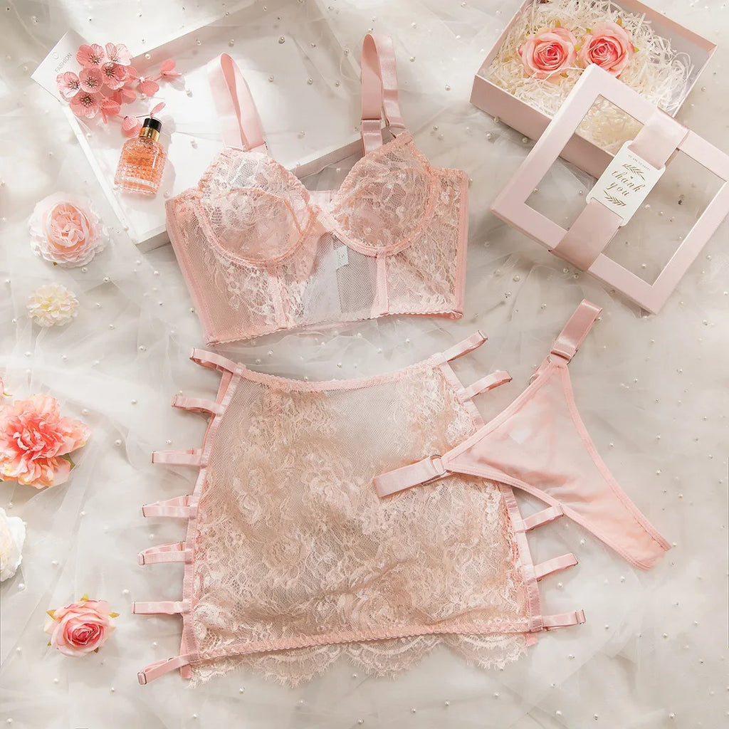 Ensembles de Lingerie sensuelle fantaisie, jarretelles ajourées sur le côté, sous-vêtements pour femmes, transparent en dentelle chaude, nouveaux tenues