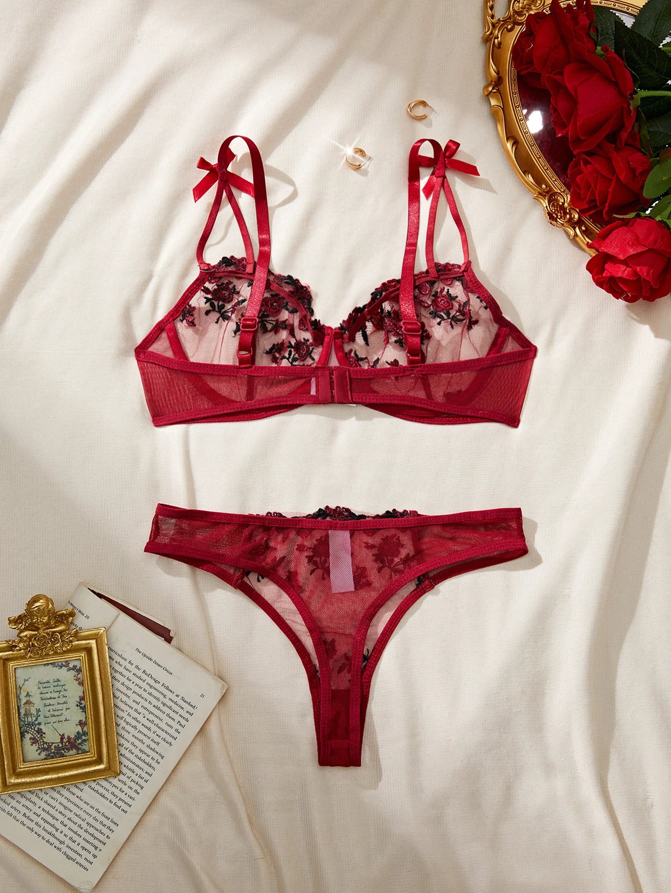 Ensemble de soutien-gorge et culotte en dentelle, lingerie sensuelle, broderie florale transparente, olympiques sexy, chaud, 2 pièces, 7.0, 2024