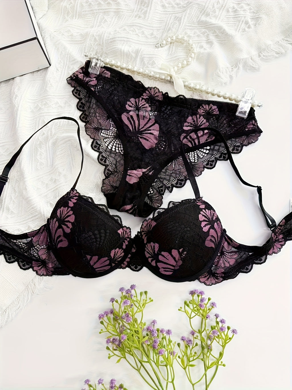 Halloween New Women's Sexy Lace Golden Wire Push-Up Bra Set