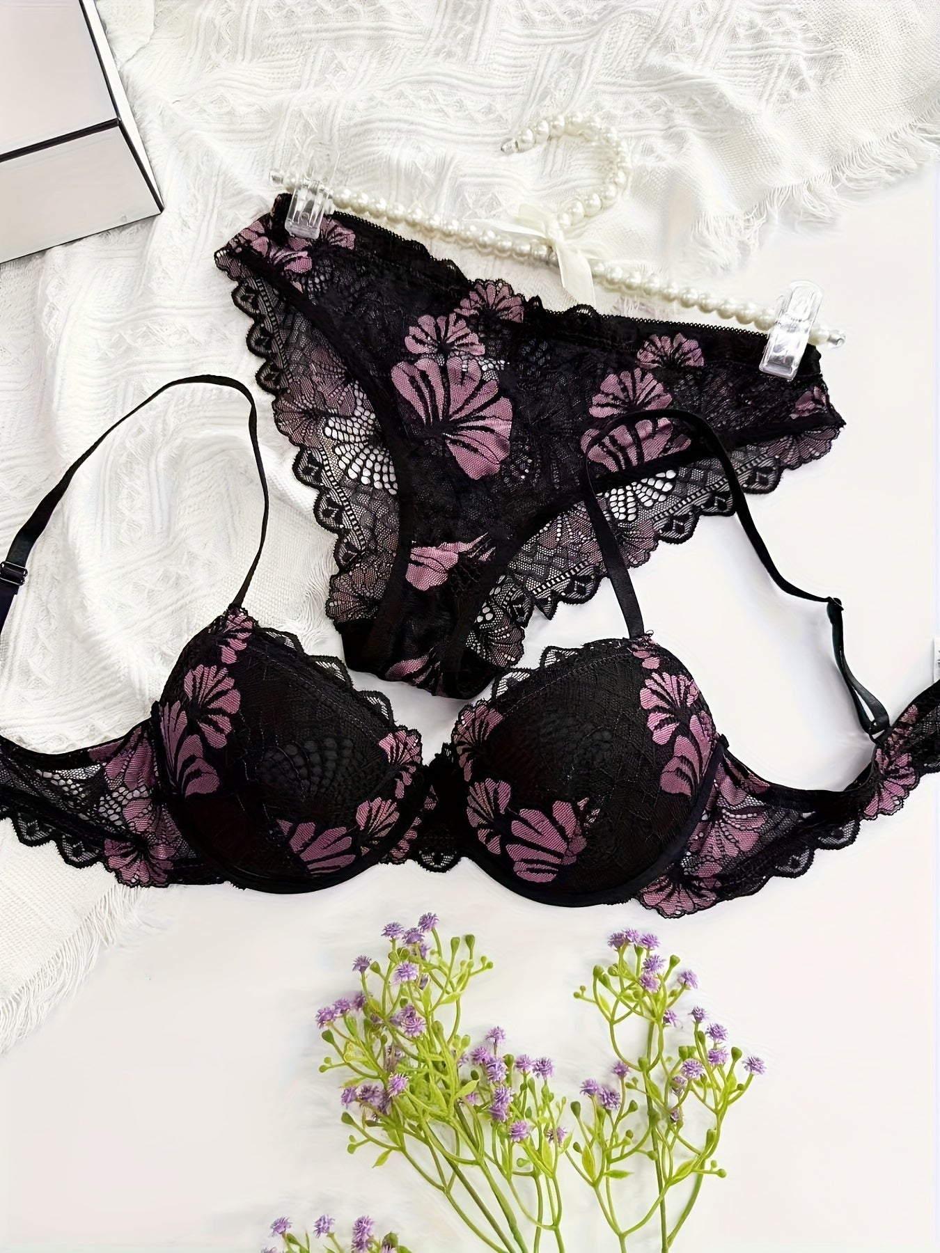 Halloween New Women's Sexy Lace Golden Wire Push-Up Bra Set