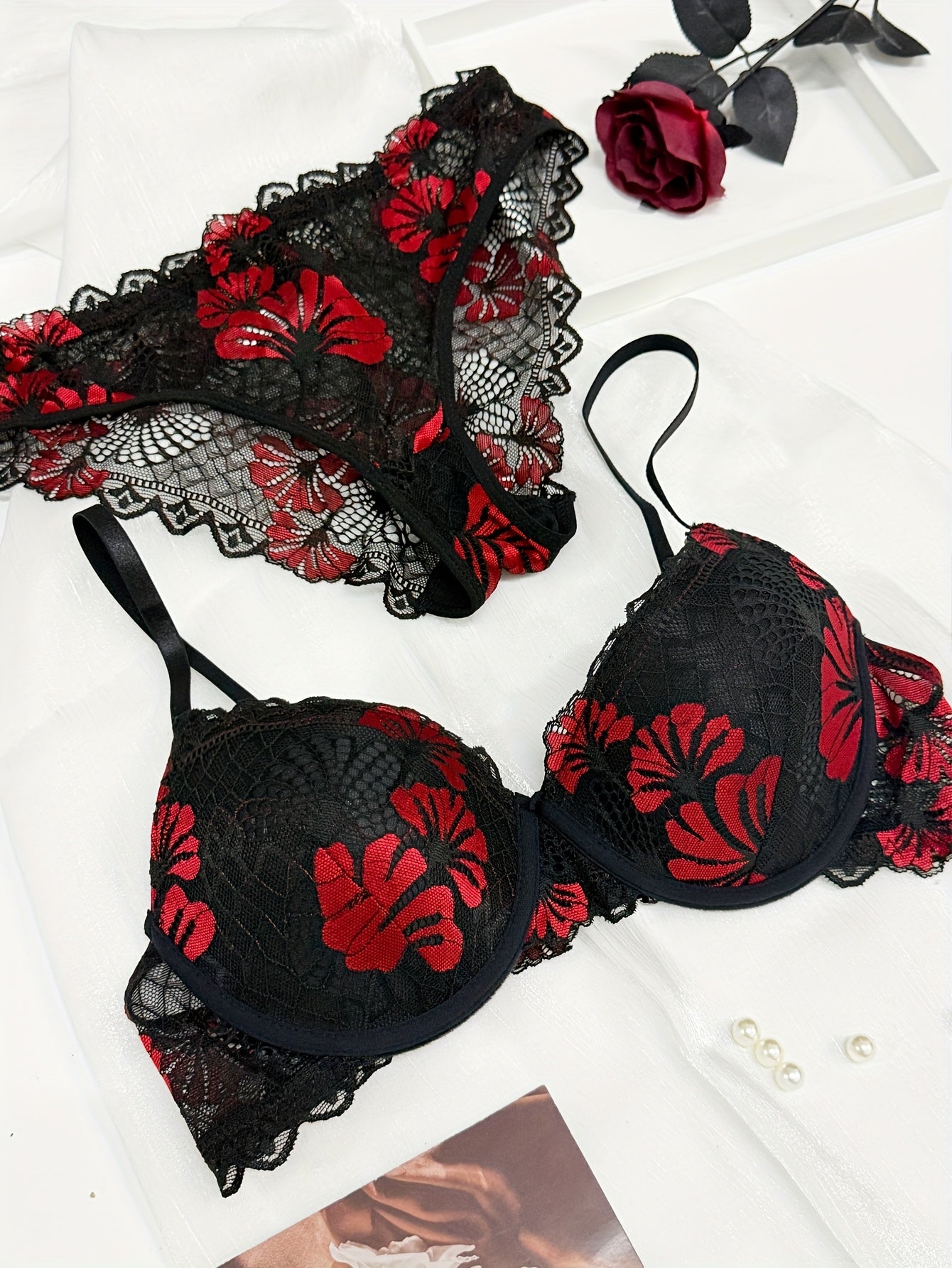 Halloween New Women's Sexy Lace Golden Wire Push-Up Bra Set