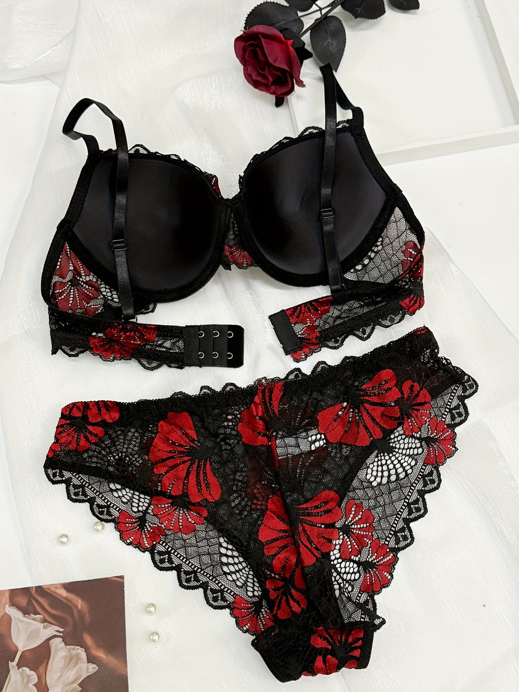 Halloween New Women's Sexy Lace Golden Wire Push-Up Bra Set
